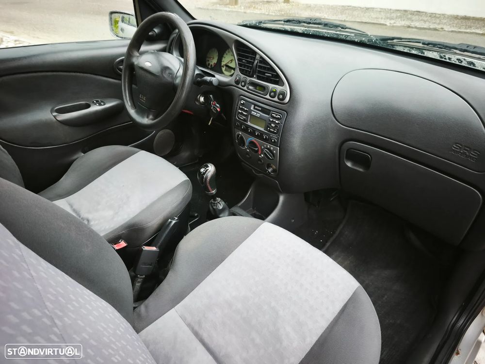 Ford Fiesta 1.8 TDdi Techno - 15