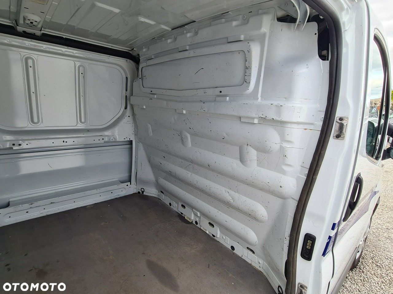 Renault Trafic - 18