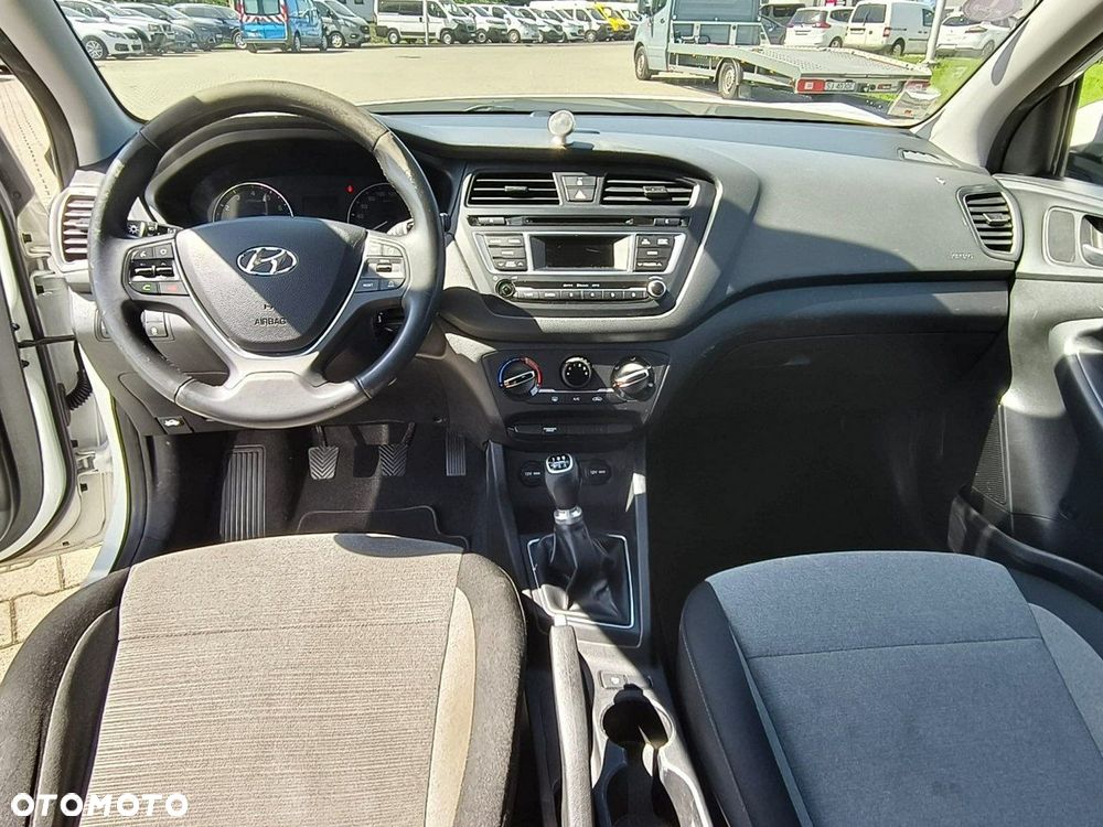 Hyundai i20 - 11