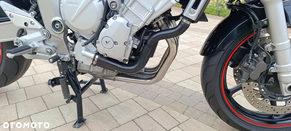 Yamaha FZ - 27
