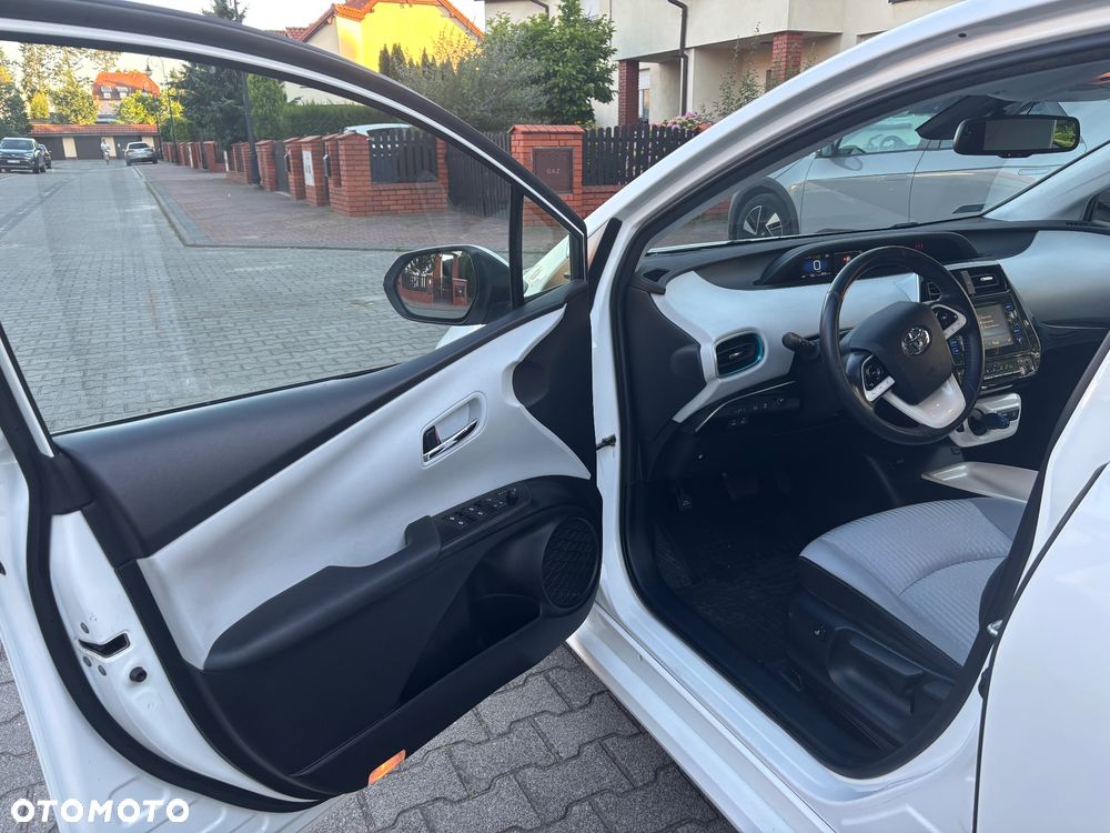 Toyota Prius 1.8 Hybrid Prestige - 12
