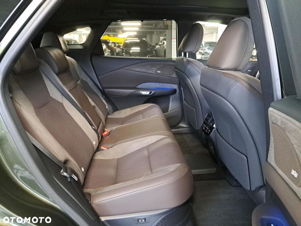 Lexus RX 450h+ Omotenashi - 12