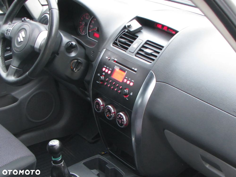 Suzuki SX4 1.6 VVT 4x2 Comfort - 11