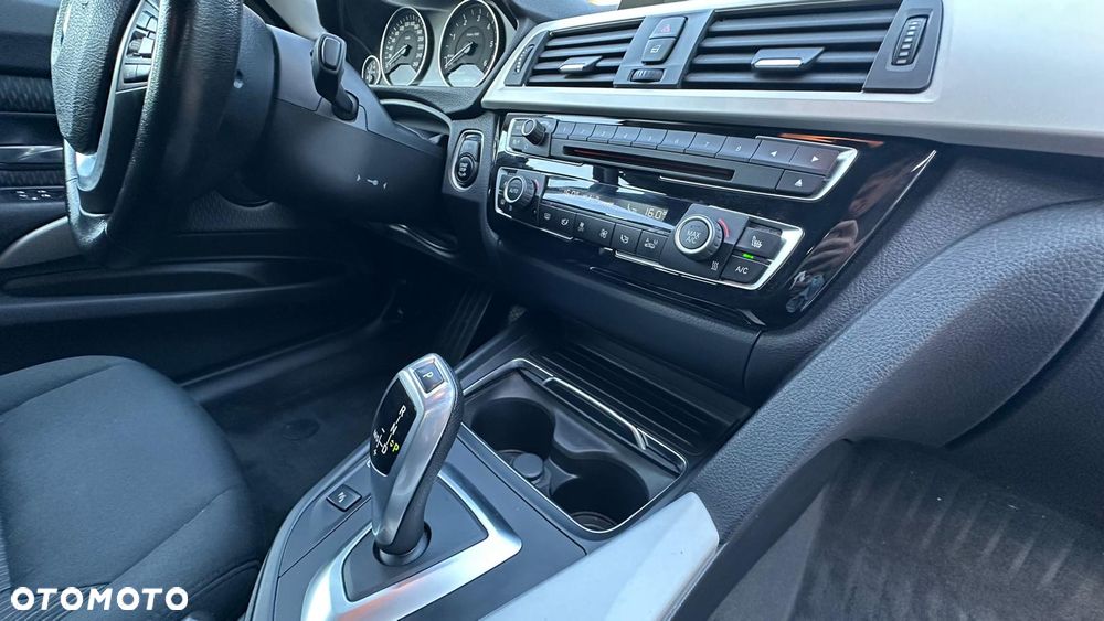 BMW Seria 3 320d Luxury Line - 14