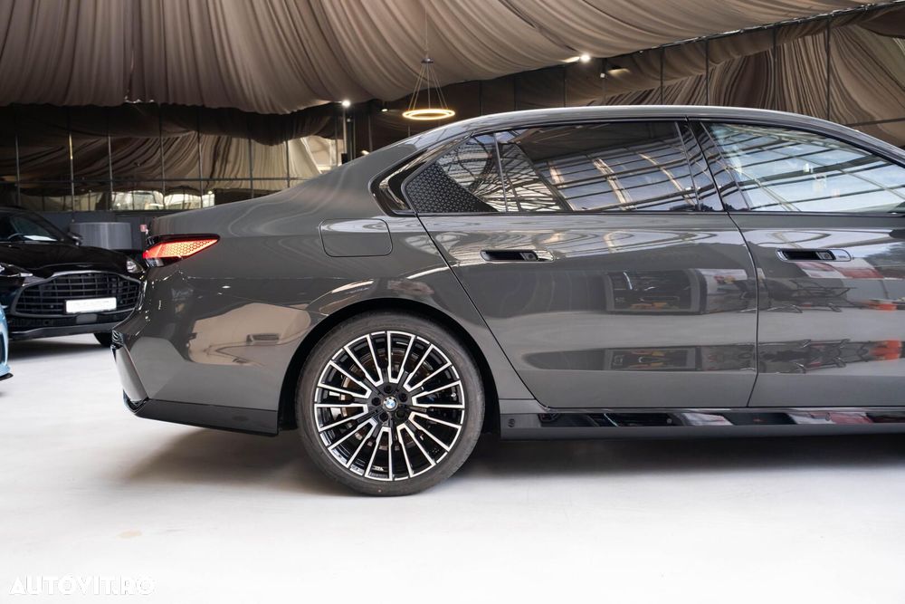 BMW Seria 7 - 12