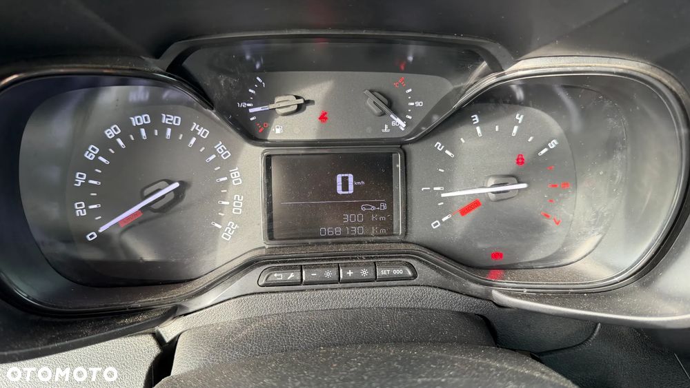 Citroën BERLINGO - 23