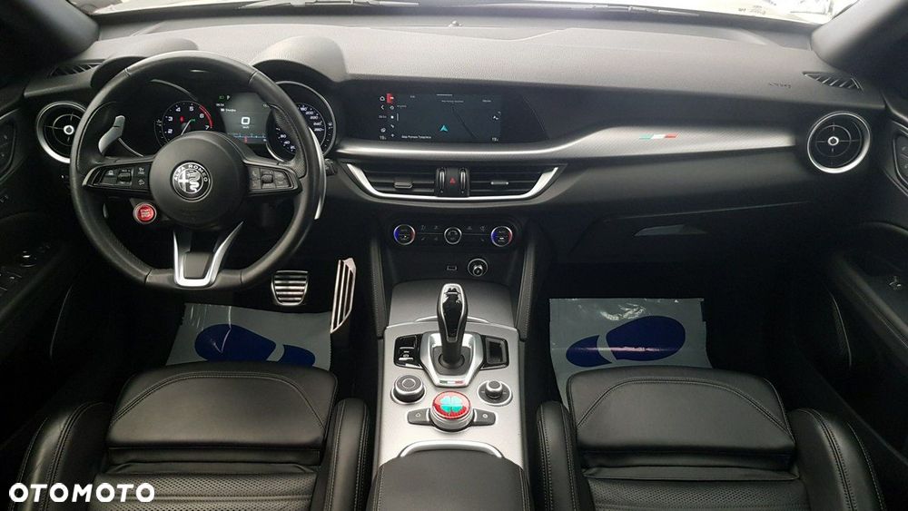 Alfa Romeo Stelvio - 14
