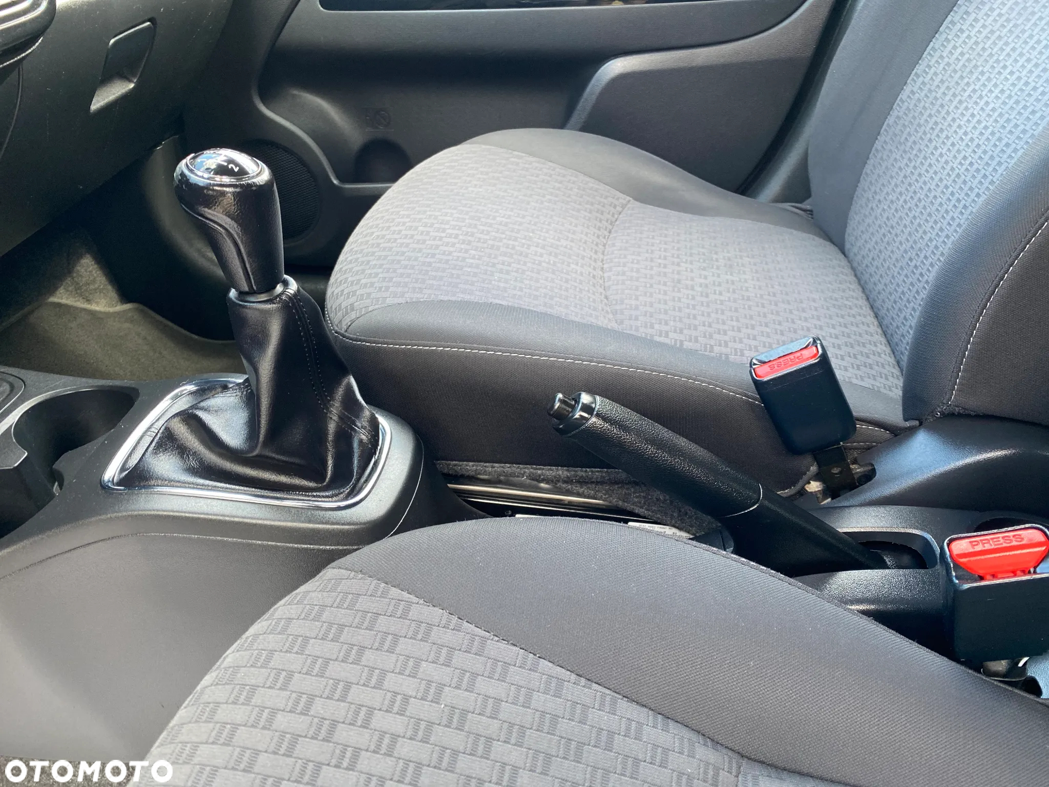 Mitsubishi Space Star 1.2 AS&G Intense - 8