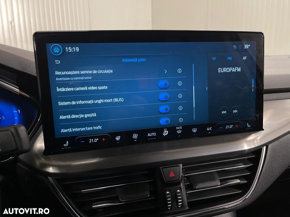Ford Focus 1.5 EcoBlue 8AT Titanium - 20