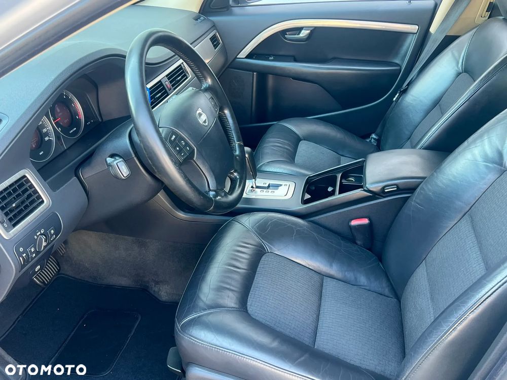 Volvo V70 D5 AWD Summum - 16
