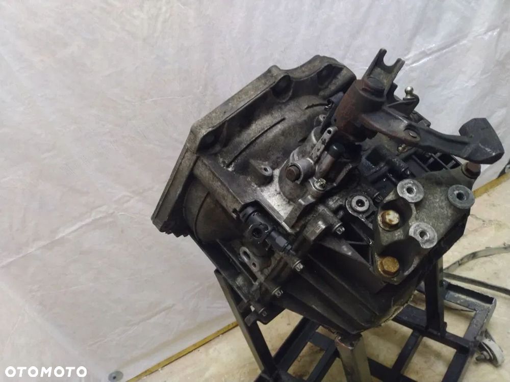 Skrzynia biegów Opel Astra J 1.7 cdti A17DTR - 2