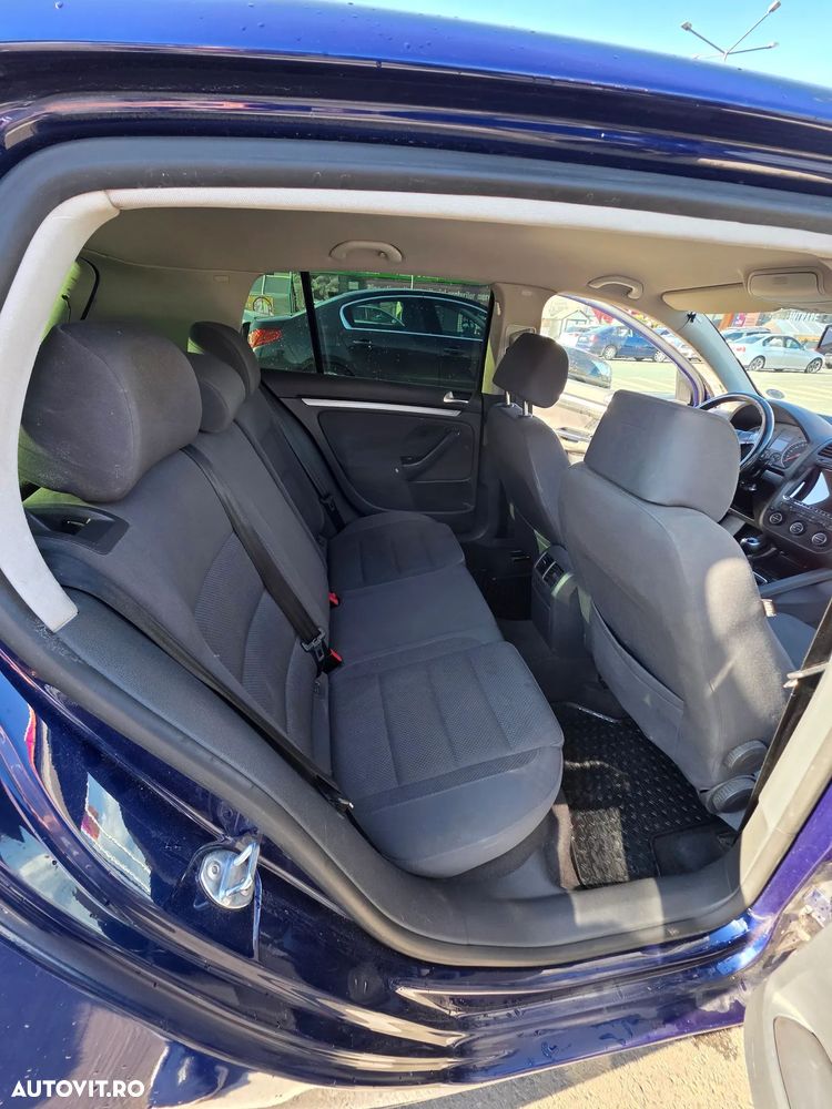 Volkswagen Golf 1.6 Comfortline - 4