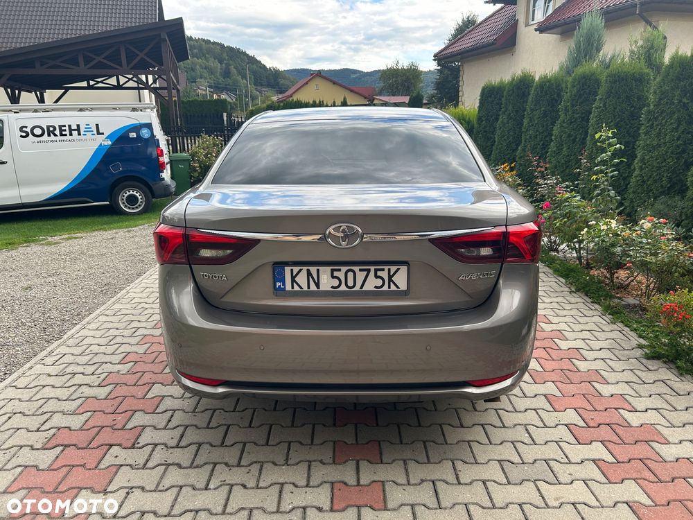 Toyota Avensis - 5