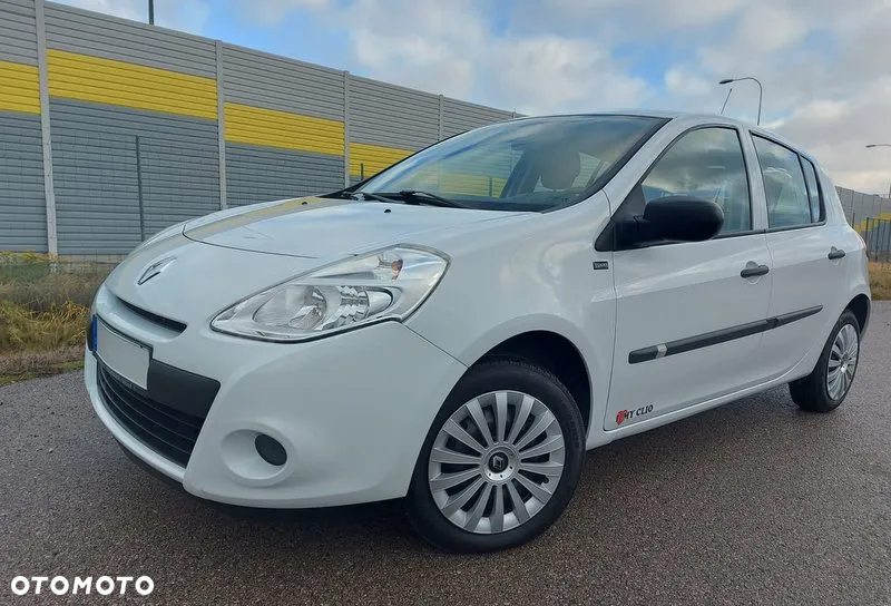 Renault Clio 1.2 16V 75 Yahoo - 11