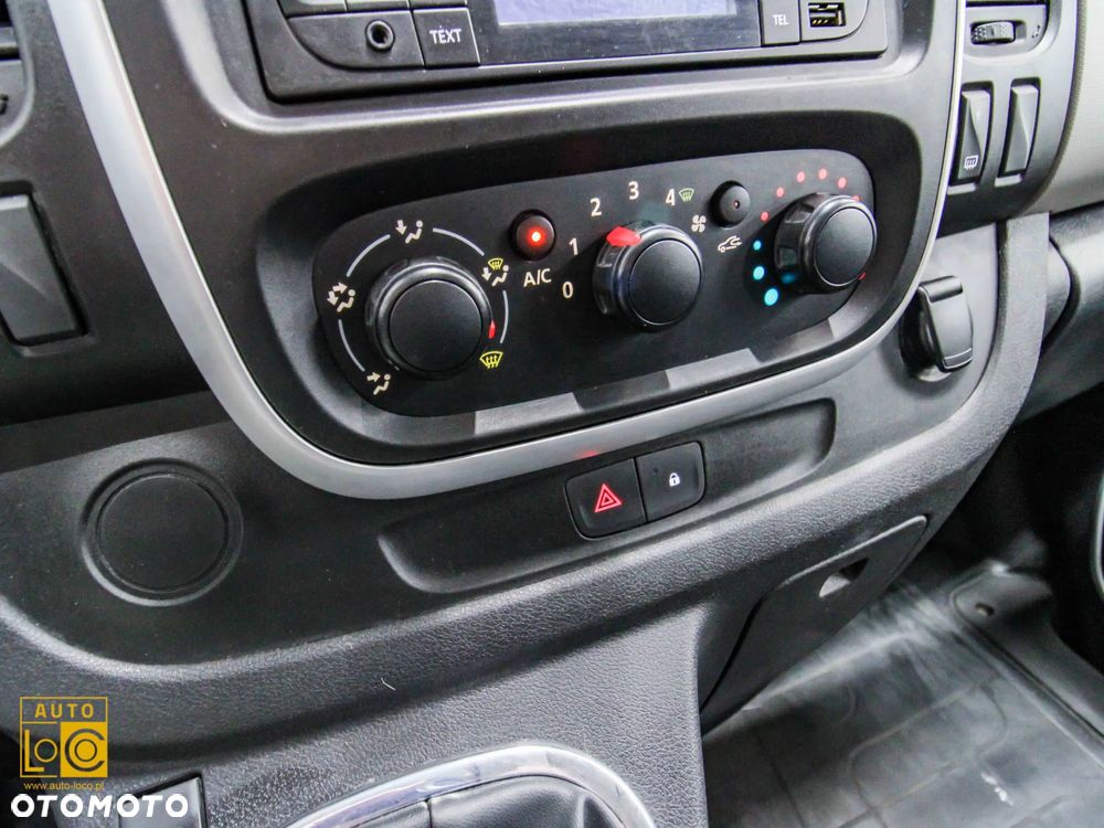 Renault TRAFIC LONG BRYGADÓWKA 6 OSÓB - 18