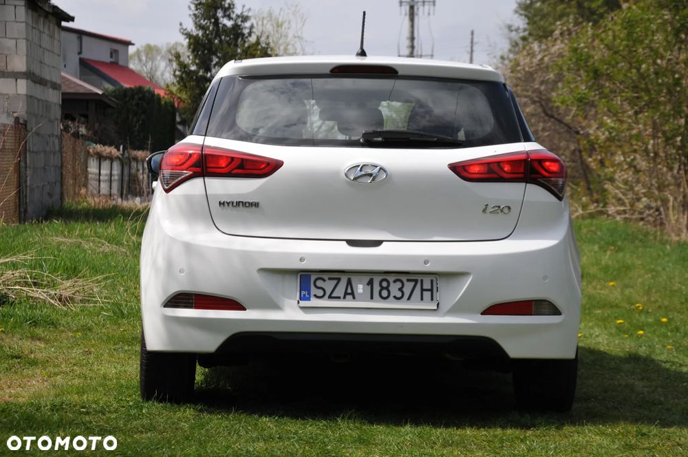 Hyundai i20 1.2 Trend - 11