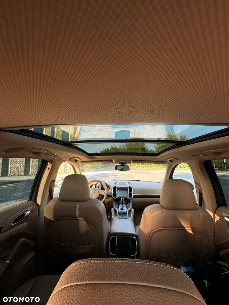 Porsche Cayenne - 12