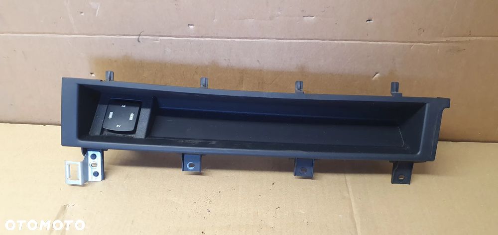 Schowek półka deski konsoli USB Land Rover Discovery Sport L550 FK72-19010-BA - 1