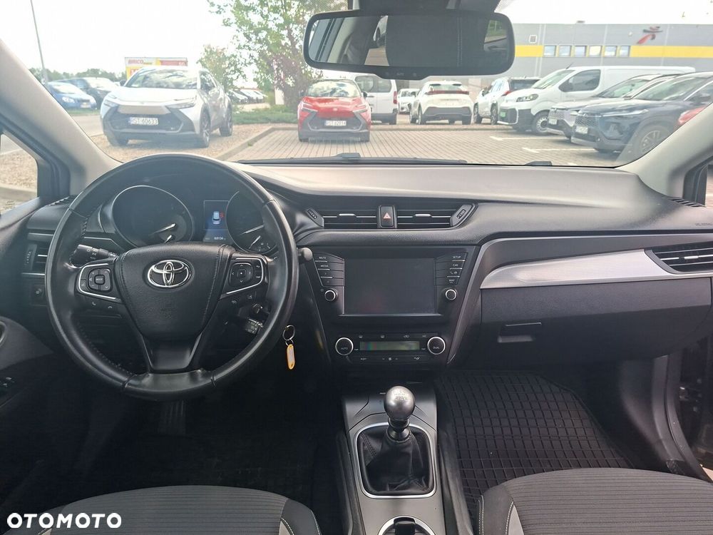 Toyota Avensis 2.0 D-4D Premium - 11