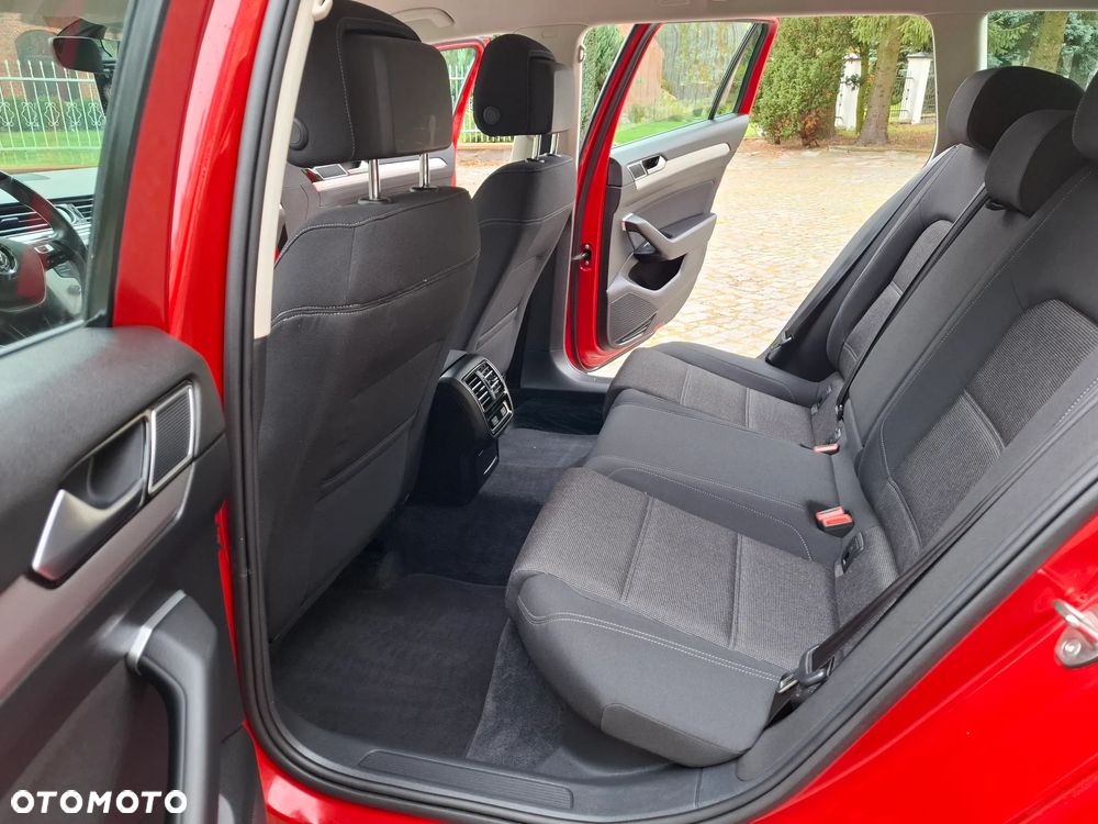 Volkswagen Passat Variant 2.0 TDI (BlueMotion Technology) Comfortline - 18