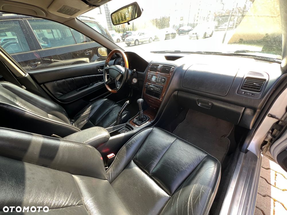 Mitsubishi Galant - 4