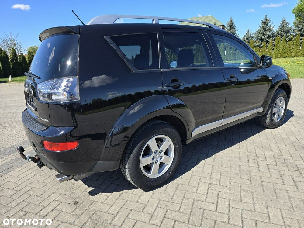 Mitsubishi Outlander - 10