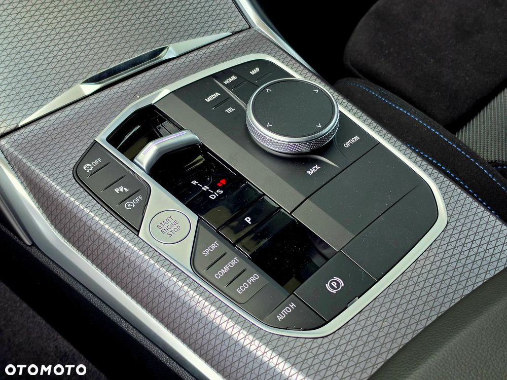 BMW Seria 3 320i xDrive M Sport - 29