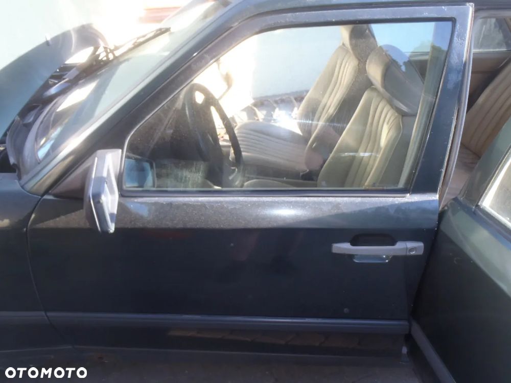 błotnik drzwi klapa tył mercedes w 124 w124  b ładne jak na ten rok 1988 duzo do nich - 9