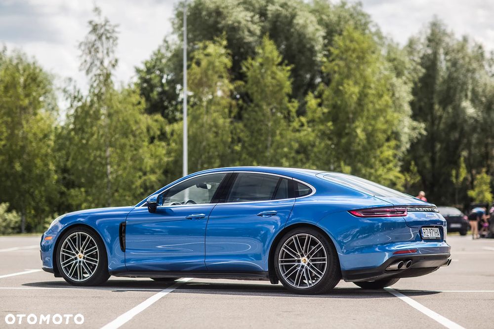 Porsche Panamera 4S - 9