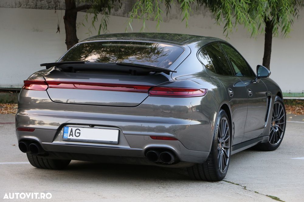 Porsche Panamera 4.8 PDK GTS - 1