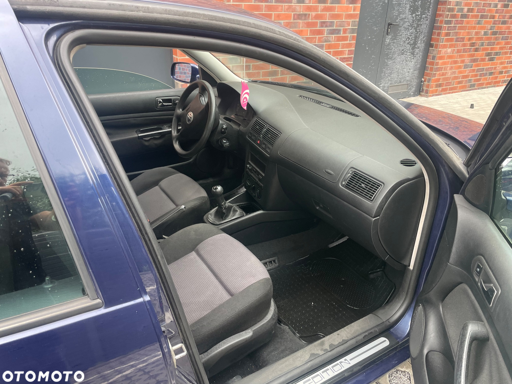 Volkswagen Golf - 6