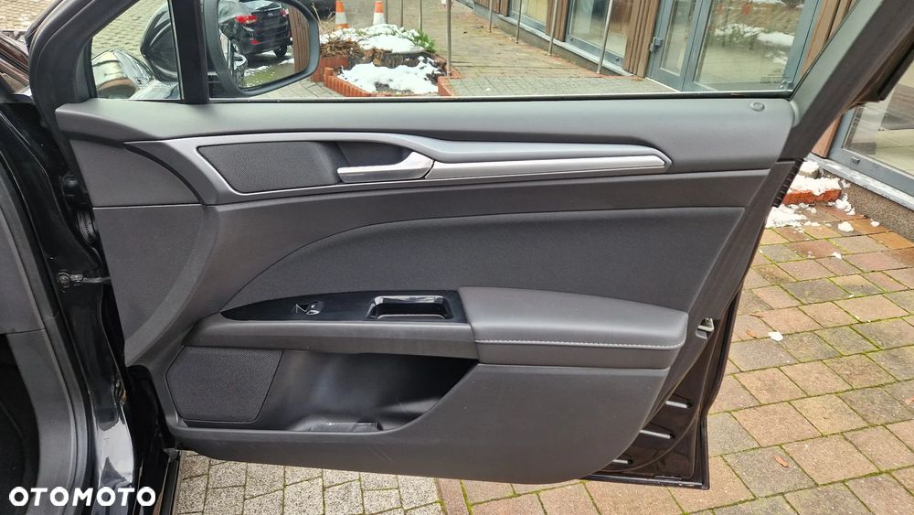 Ford Mondeo 2.0 TDCi Start-Stopp Titanium - 39