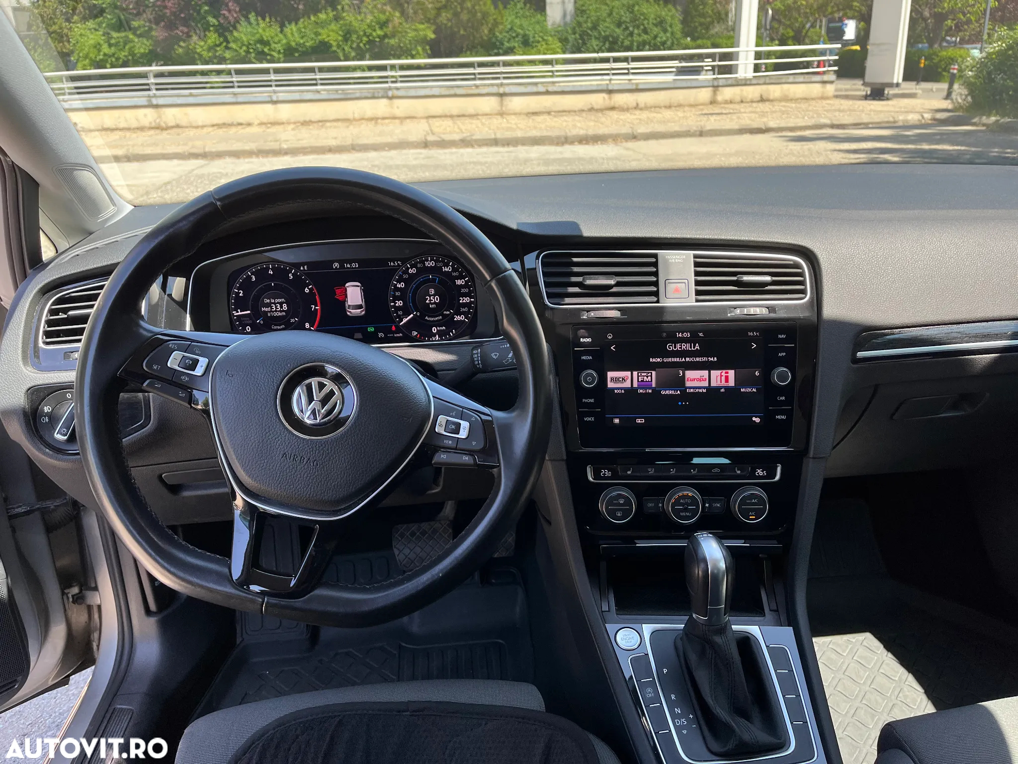 Volkswagen Golf 1.5 TSI DSG Highline - 3