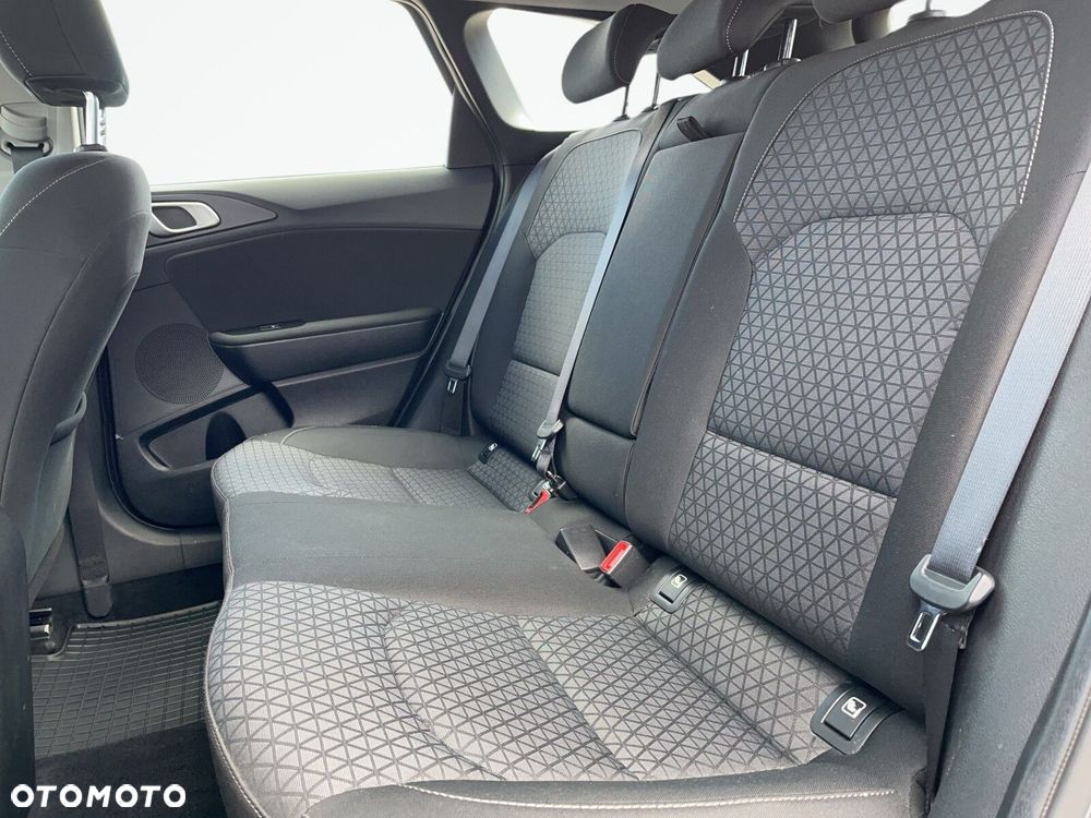 Kia Ceed - 14