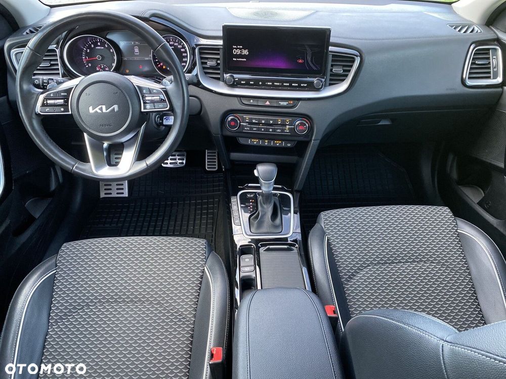 Kia Ceed - 12