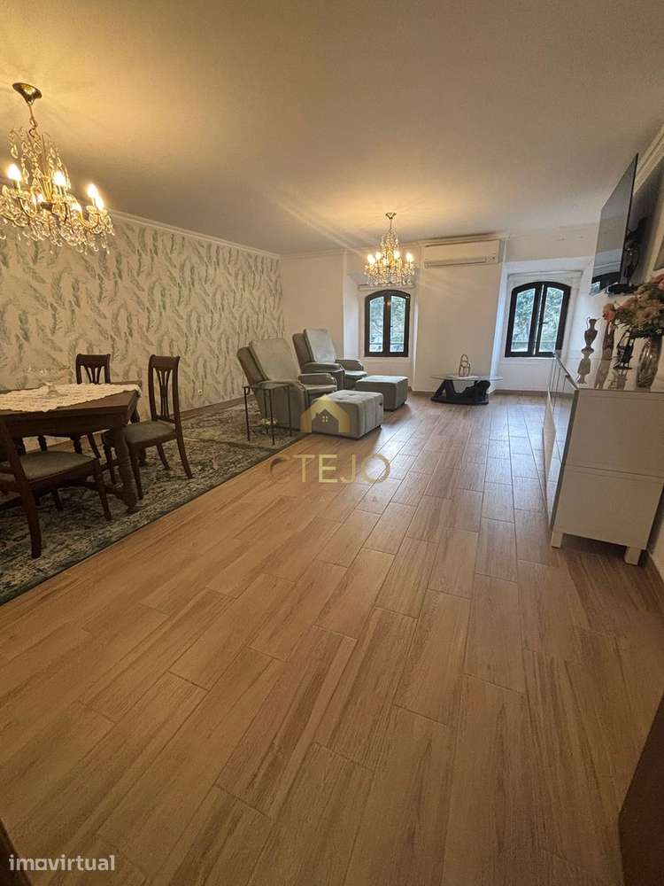 Moradia T2 com garagem e terraço - Grande imagem: 2/22