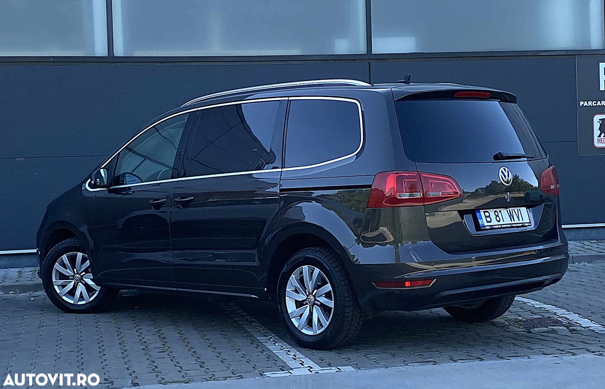 Volkswagen Sharan 2.0 TDI DSG Highline - 2