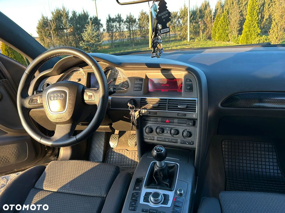 Audi A6 Limousine 2.4 - 18