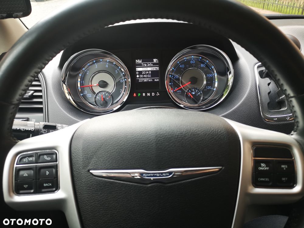 Chrysler Town & Country 3.6 Touring - 22