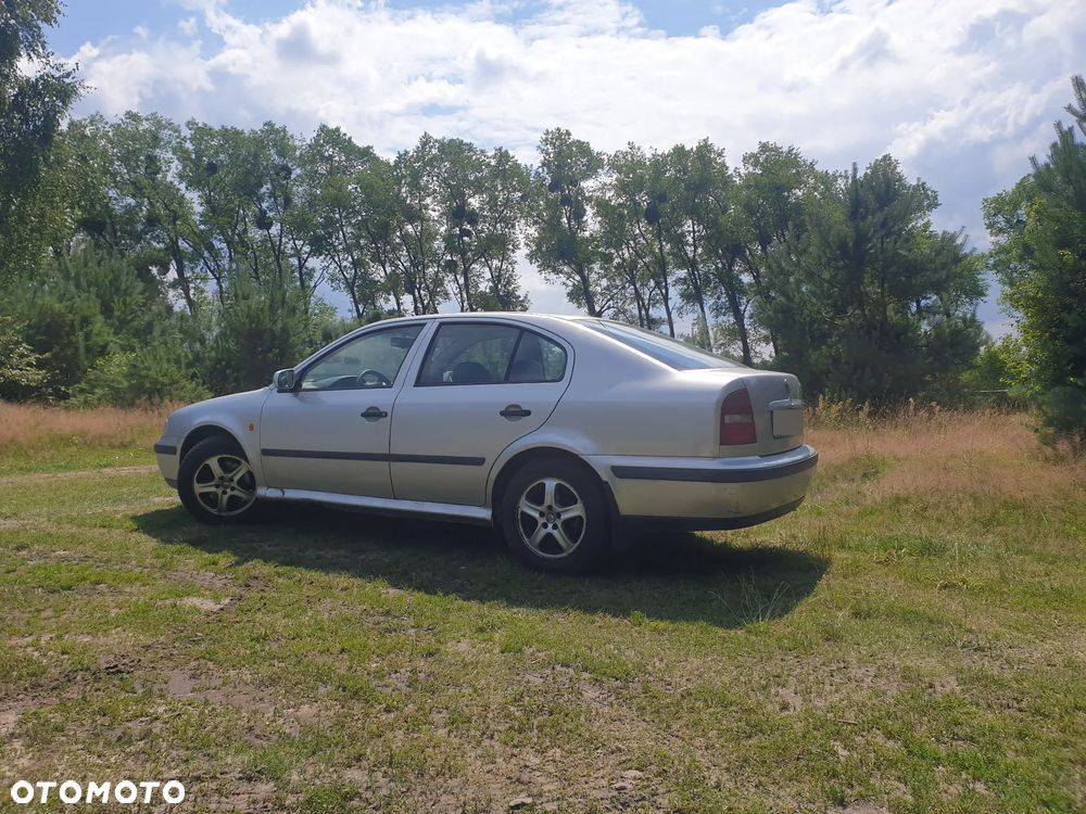Skoda Octavia 1.8T SLX - 1