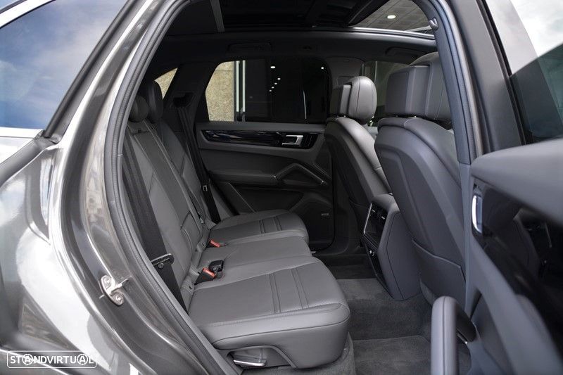 Porsche Cayenne E-Hybrid - 33