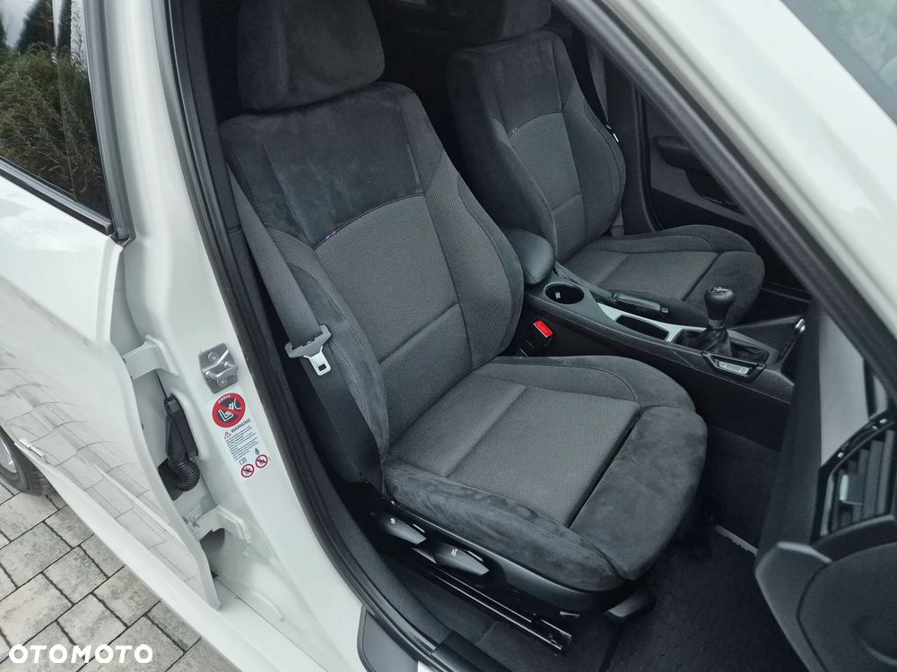 BMW X1 xDrive18d Sport Line - 19