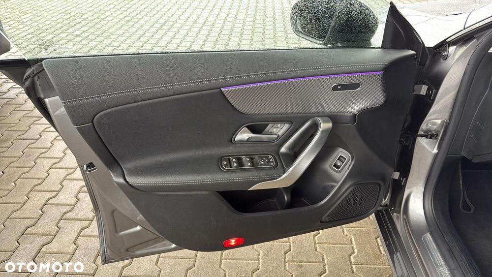 Mercedes-Benz CLA - 9