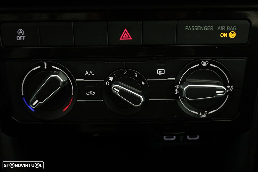 VW T-Cross 1.0 TSI Life - 12