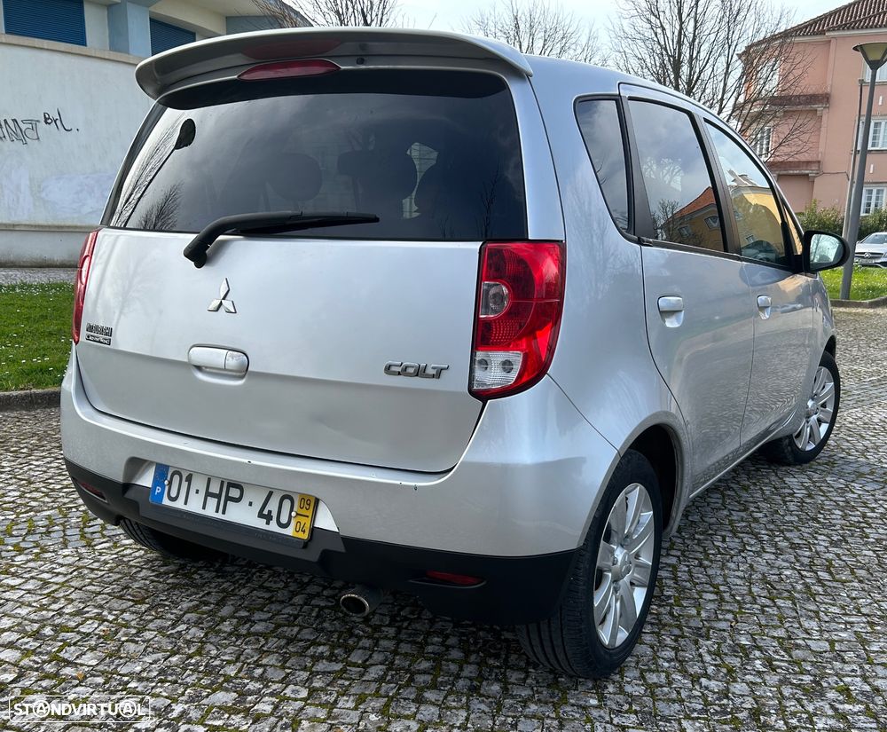 Mitsubishi Colt - 5