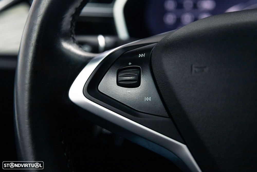 Tesla Model X - 29