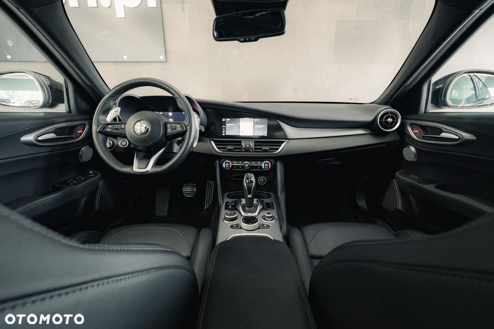 Alfa Romeo Giulia 2.0 Turbo Veloce Q4 - 11