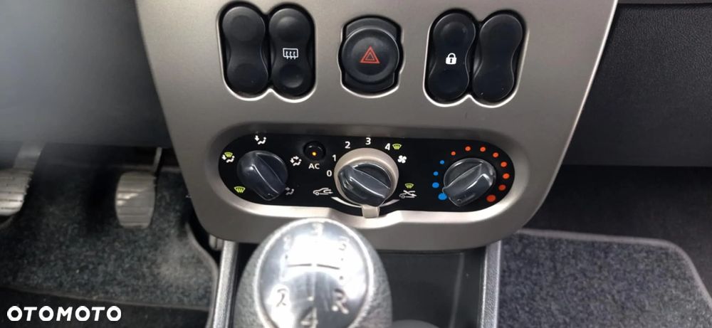 Dacia Sandero 1.4 MPI Ambiance - 14