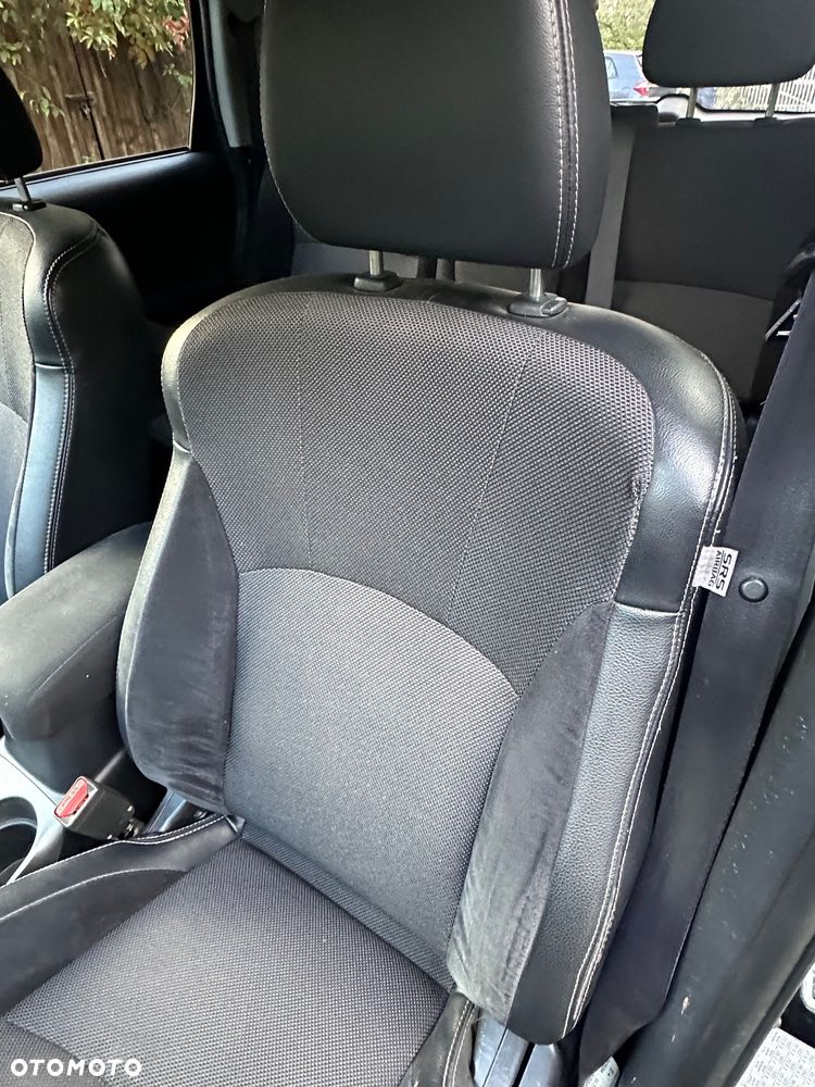 Mitsubishi Outlander - 22