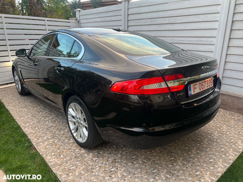 Jaguar XF 2.2D Premium Luxury - 12